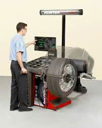 Cân Mâm Bấm Chì Là Gì? Tại Sao Xe Của Bạn Cần Được Cân Định Kỳ?